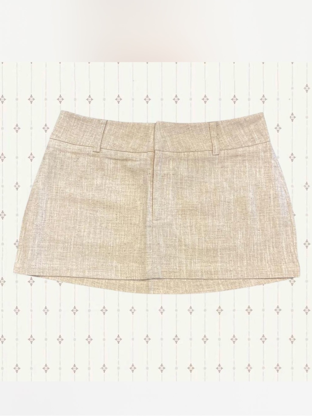 Manon Resort: micro linen skirt with hidden zipper